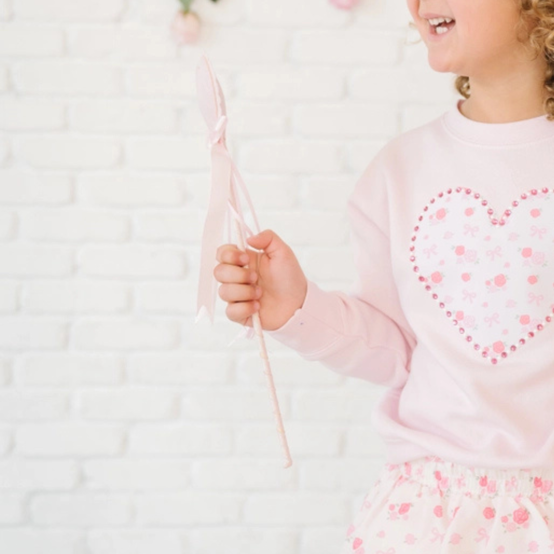 Scalloped Glitter Heart Wand